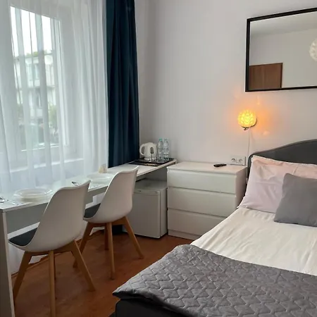 Couette-café Roza 3*